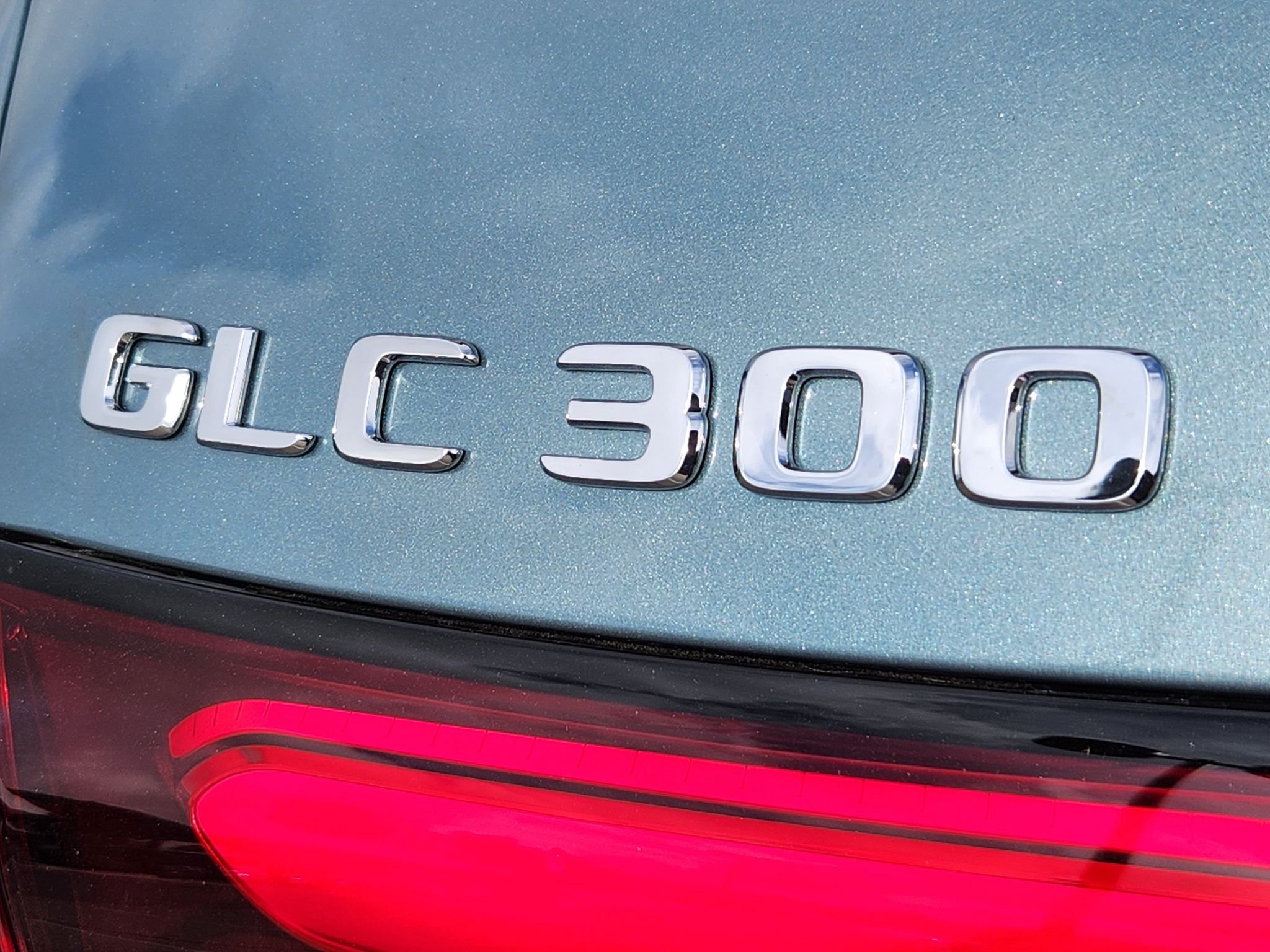 New 2027 Verde Silver Metallic Mercedes-Benz GLC 300 4MATIC® image 10