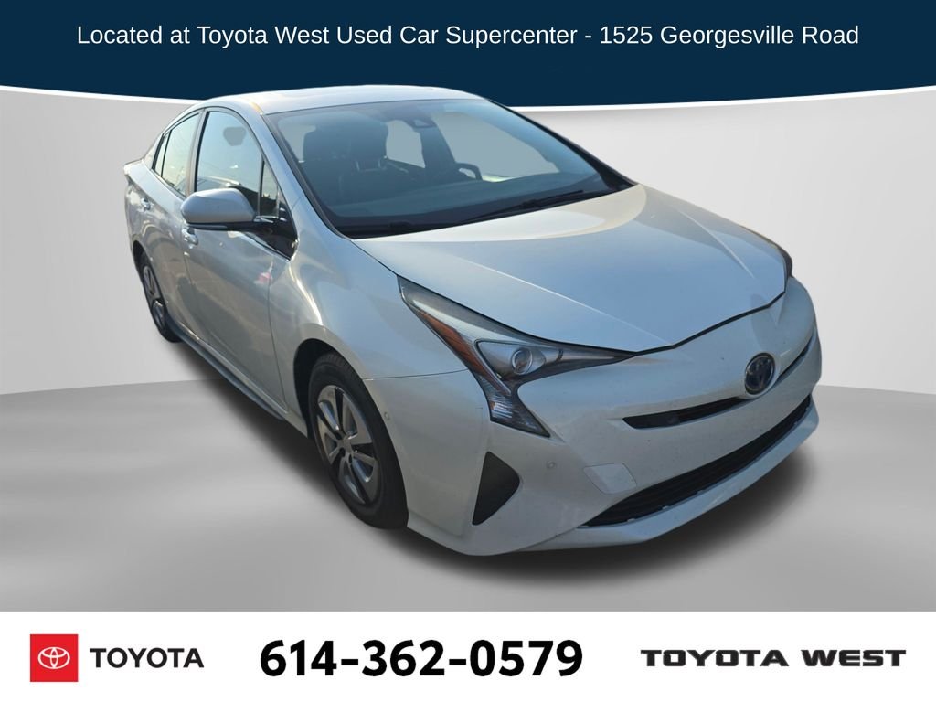 Used 2017 White Toyota Four image 1