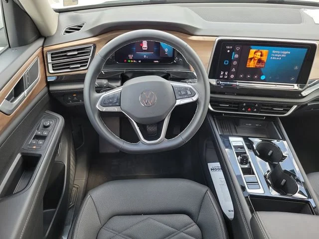 2025 Volkswagen Atlas SE w/Tech - Photo 22