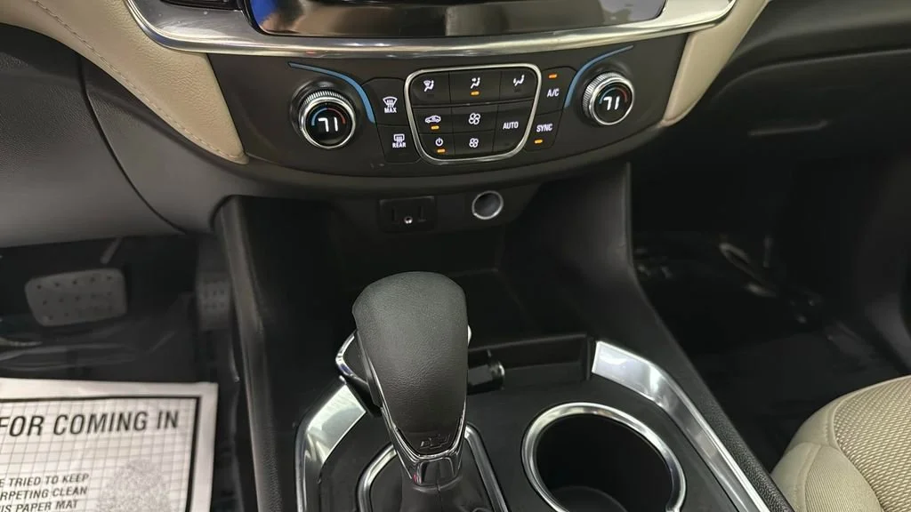 Used 2023 Summit White Chevrolet LS image 17