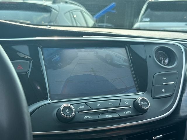 Used 2020 Blue Buick Essence image 20