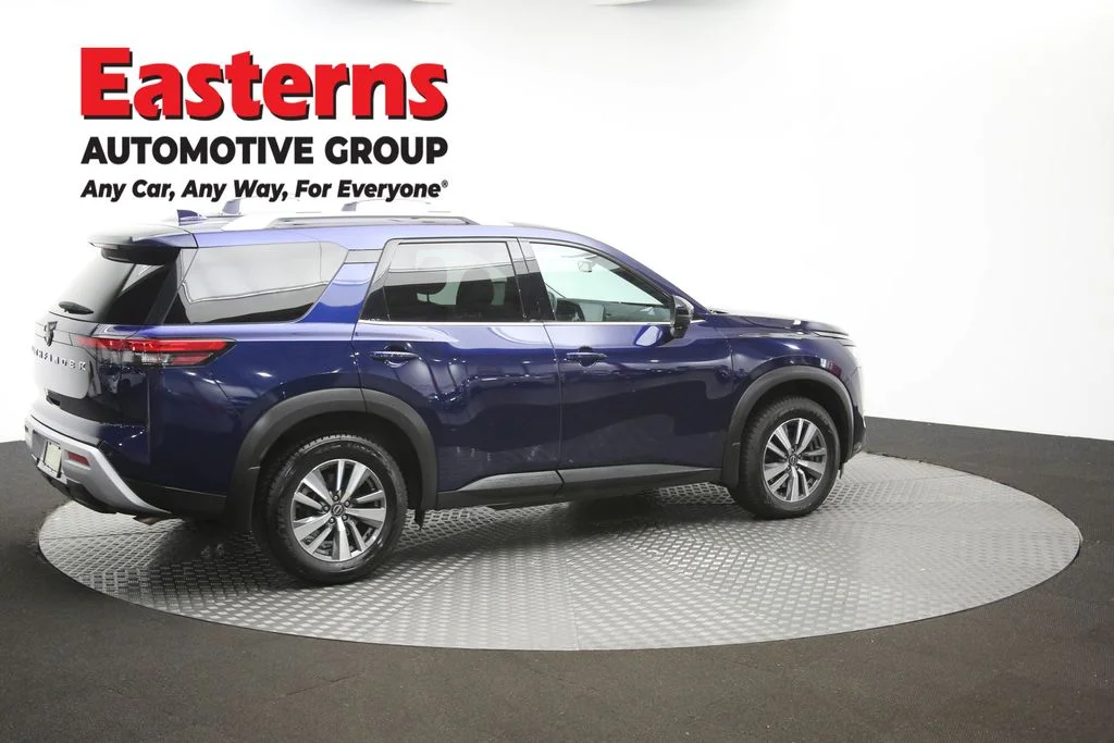 Used 2023 Blue Nissan SL image 43