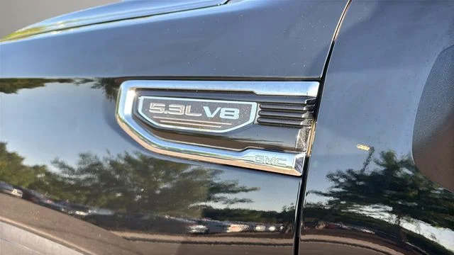 Used 2025 Black GMC SLT image 38