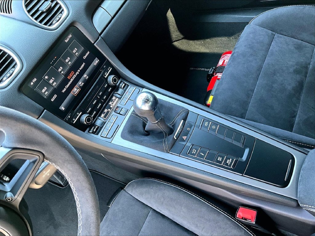 Used 2020 White Porsche GT4 image 17