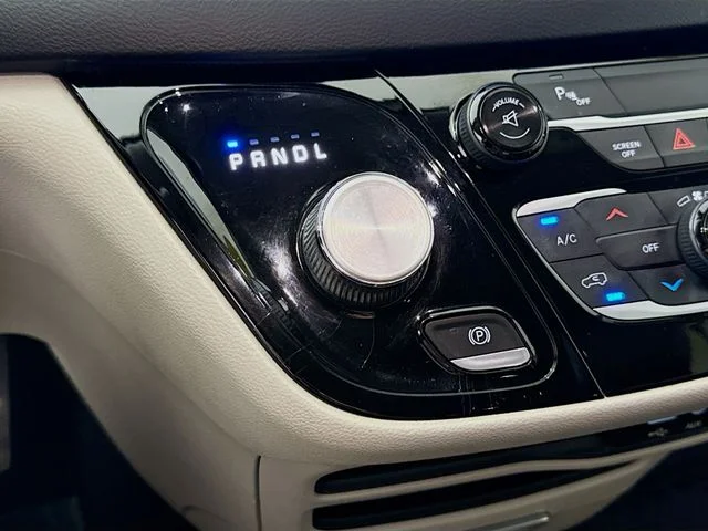 Used 2017 White Chrysler Touring L image 16