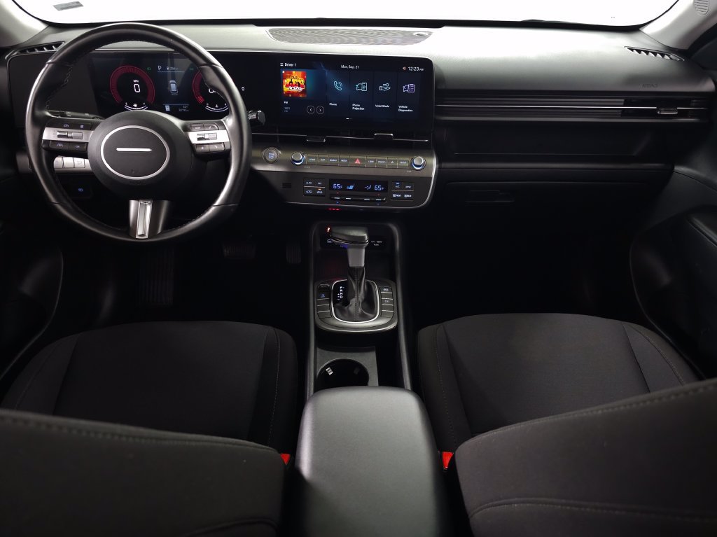 Certified Used 2025 Atlas White Hyundai SEL image 13