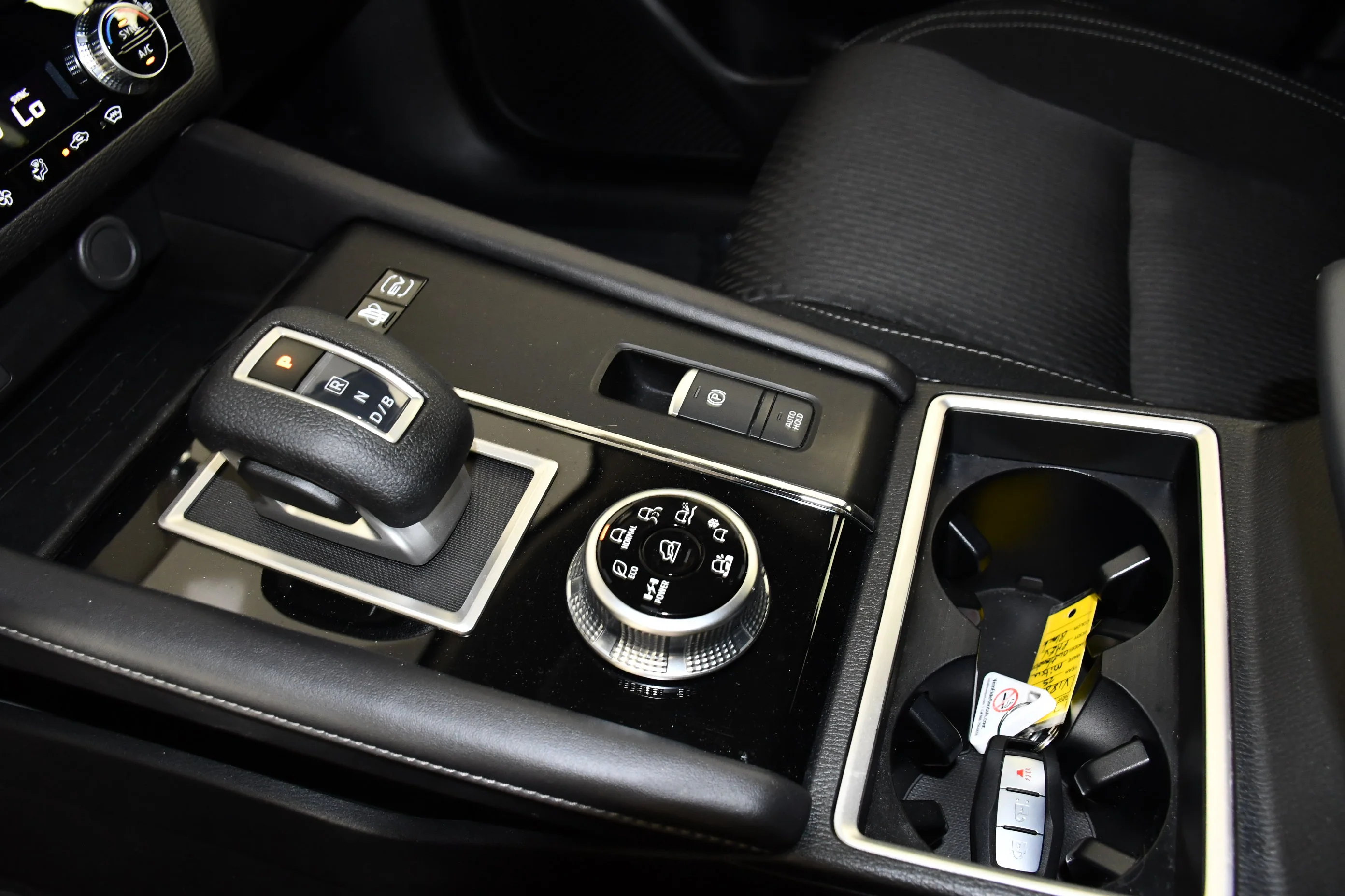 Certified Used 2025 Labrador Black Pearl Mitsubishi ES image 30