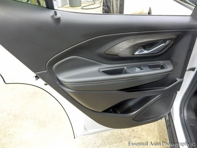 Used 2024 Summit White GMC SLE image 20