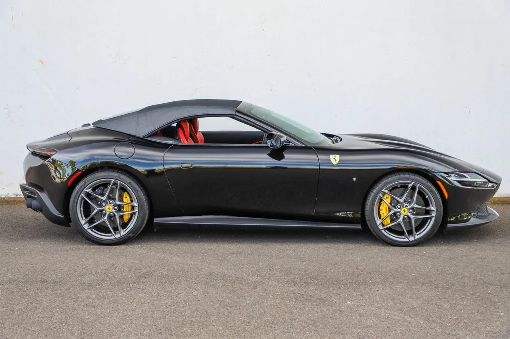 Used 2025 Nero Ferrari Spider image 50