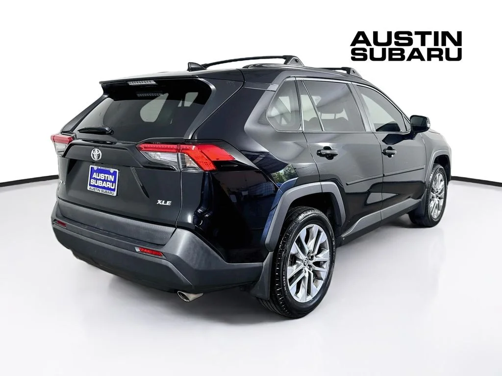 Used 2022 Black Toyota XLE Premium image 7