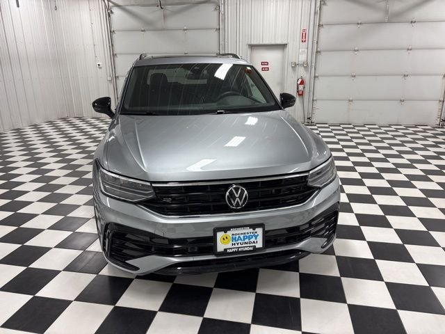 Used 2024 Volkswagen Tiguan SE R-LINE BLACK with VIN 3VV8B7AX6RM035557 for sale in Rochester, Minnesota