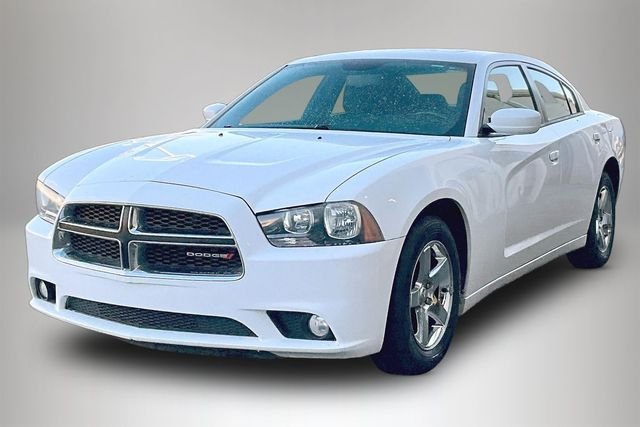 Used 2014 Dodge Charger SXT with VIN 2C3CDXHGXEH288256 for sale in Florence, AL