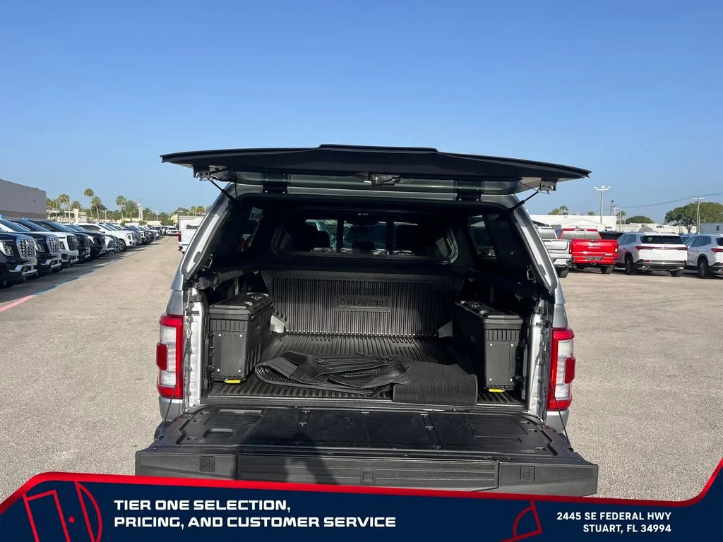 Used 2022  Ford XL image 10