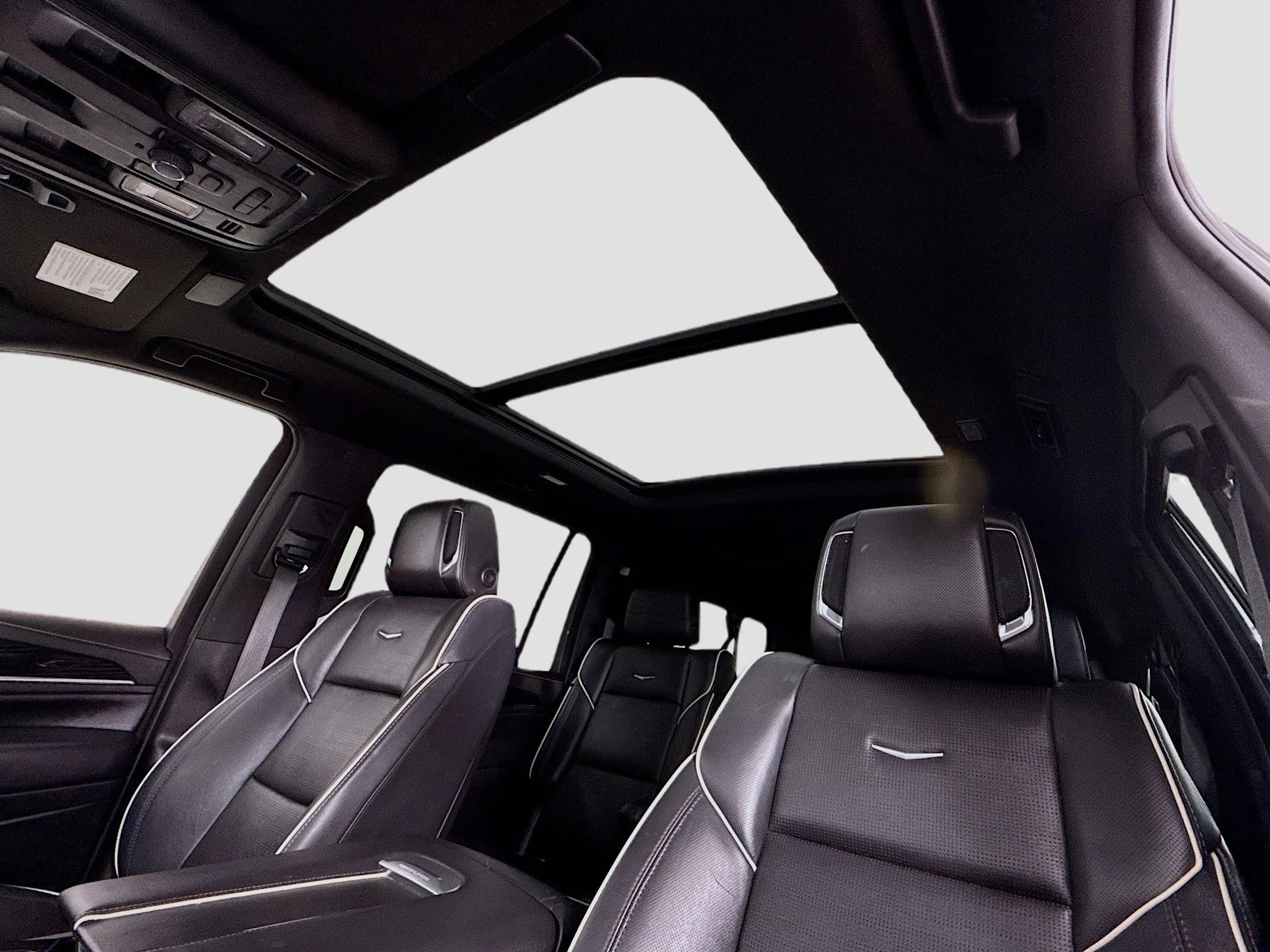 Used 2022 Crystal White Tricoat Cadillac Sport image 25
