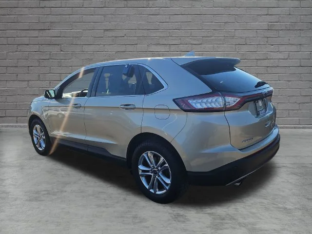 Used 2018 Gold Ford SEL image 3