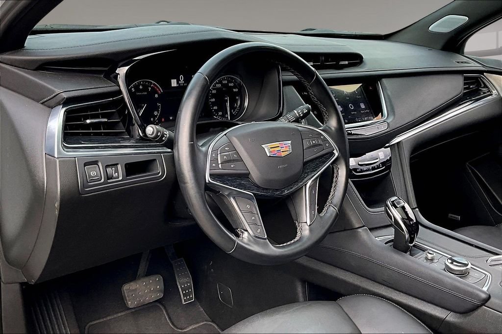 Used 2025 White Cadillac Premium Luxury image 13
