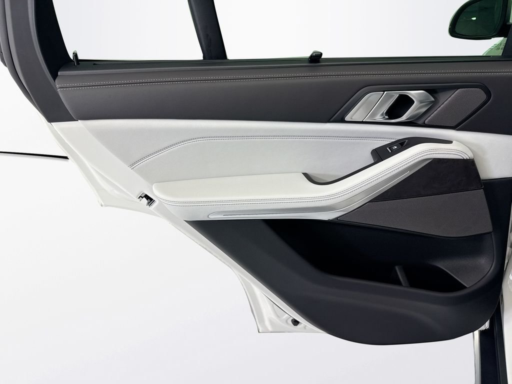 New 2026 White Metallic BMW xDrive50e image 25