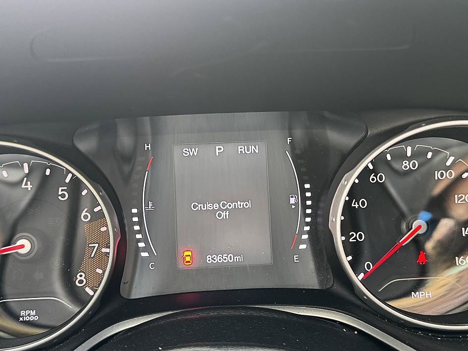 Used 2020 White Clearcoat Jeep Altitude image 8