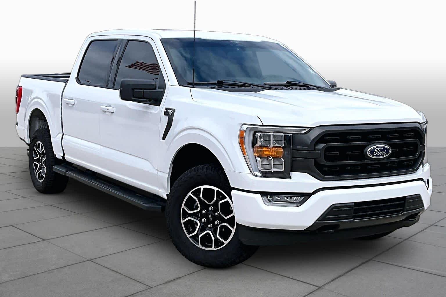 Used 2023 Oxford White Ford XLT image 2