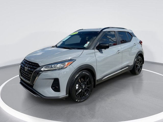 2022 Nissan Kicks SR