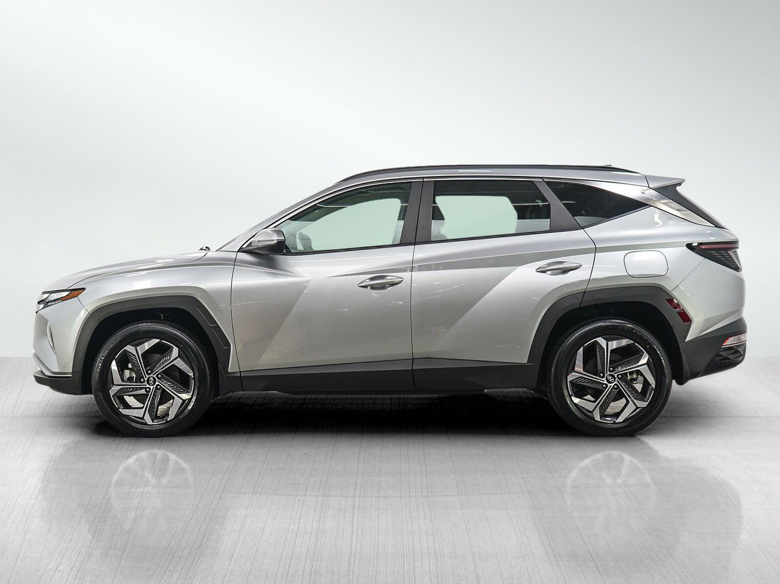 Used 2024 Hyundai Tucson SEL with VIN 5NMJFCDE8RH297901 for sale in Minneapolis, Minnesota