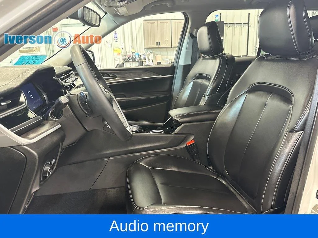 Used 2023 Bright White Clearcoat Jeep Limited image 17