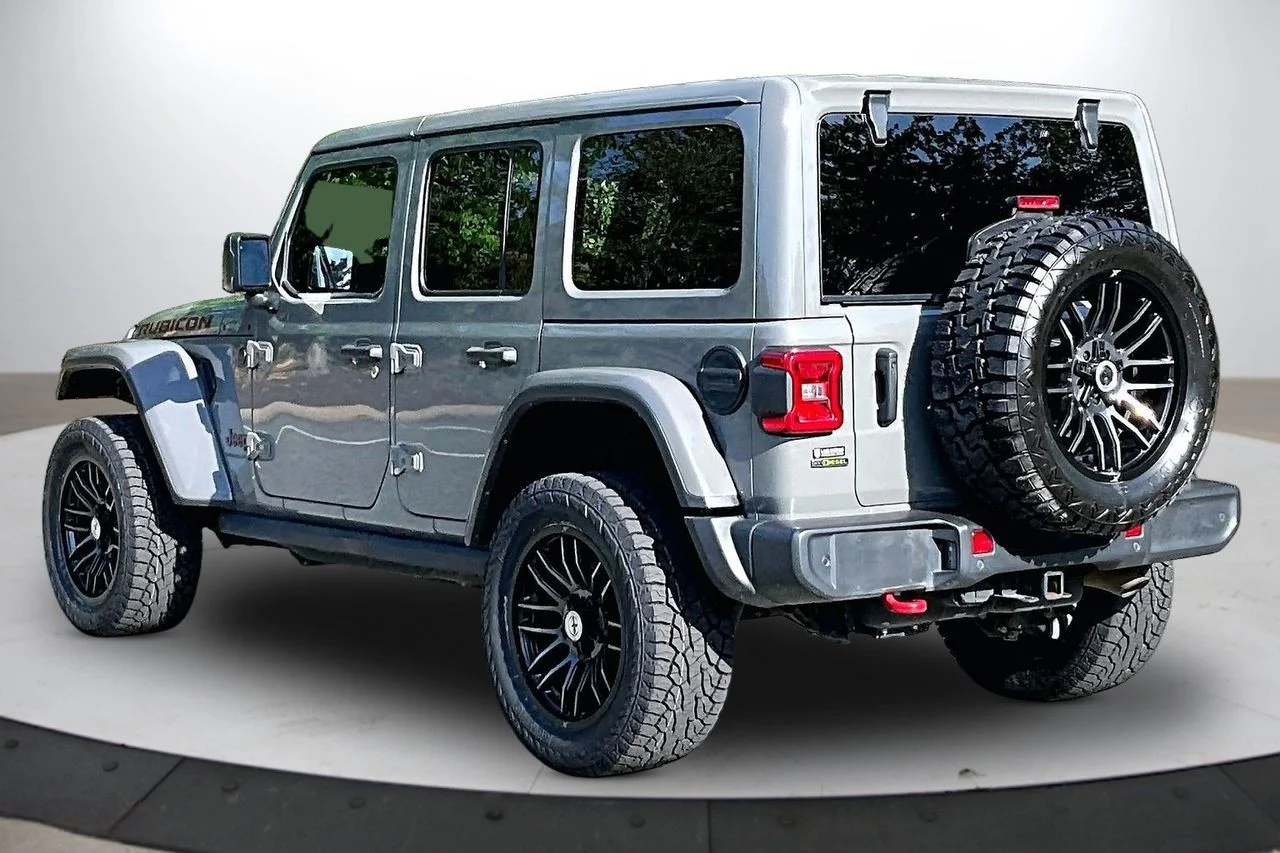 Used 2023 Gray Jeep Rubicon image 7
