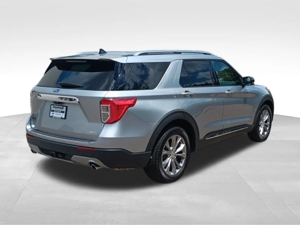 Used 2022 Iconic Silver Metallic Ford Limited image 6