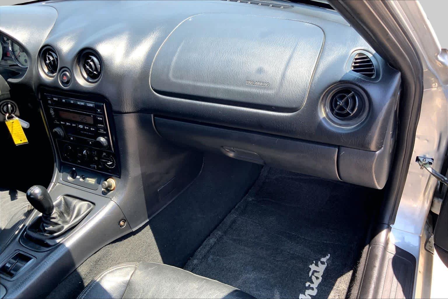 Used 2001 Sunlight Silver Metallic Mazda Base image 16