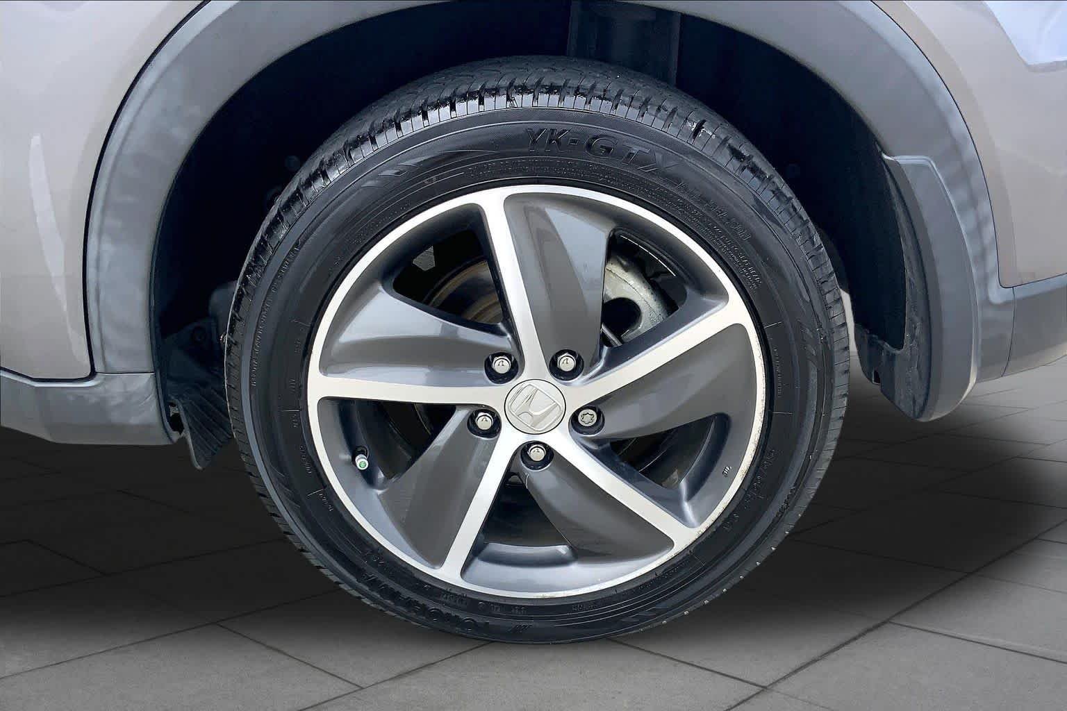 Used 2022 Modern Steel Metallic Honda EX image 11