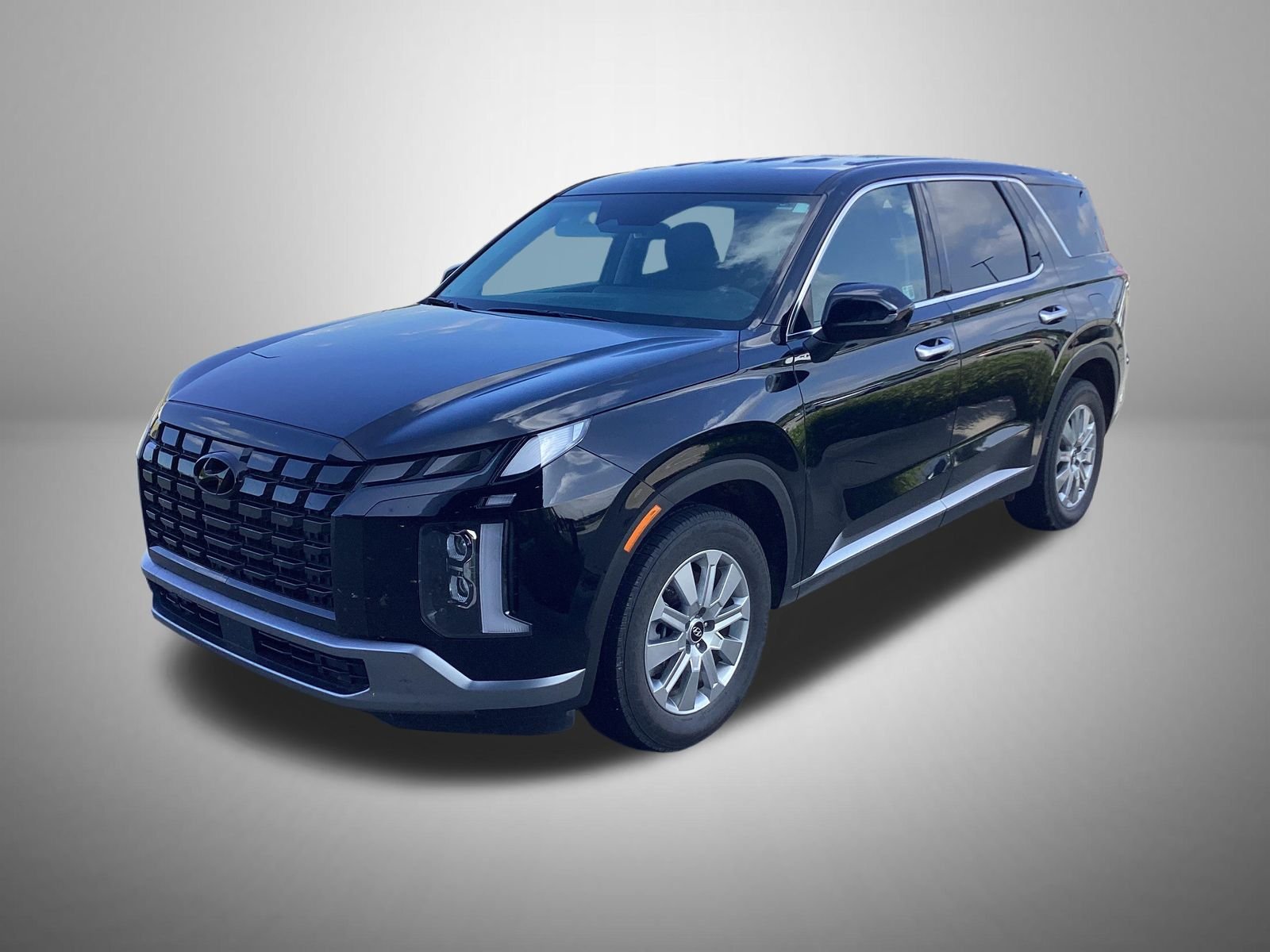 Used 2025 Black Hyundai SE image 1