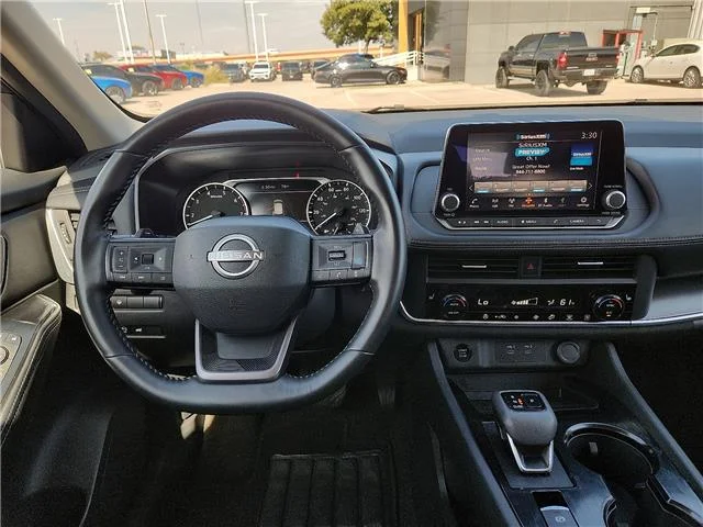 Used 2025 Black Nissan SV Front-Wheel Drive image 10