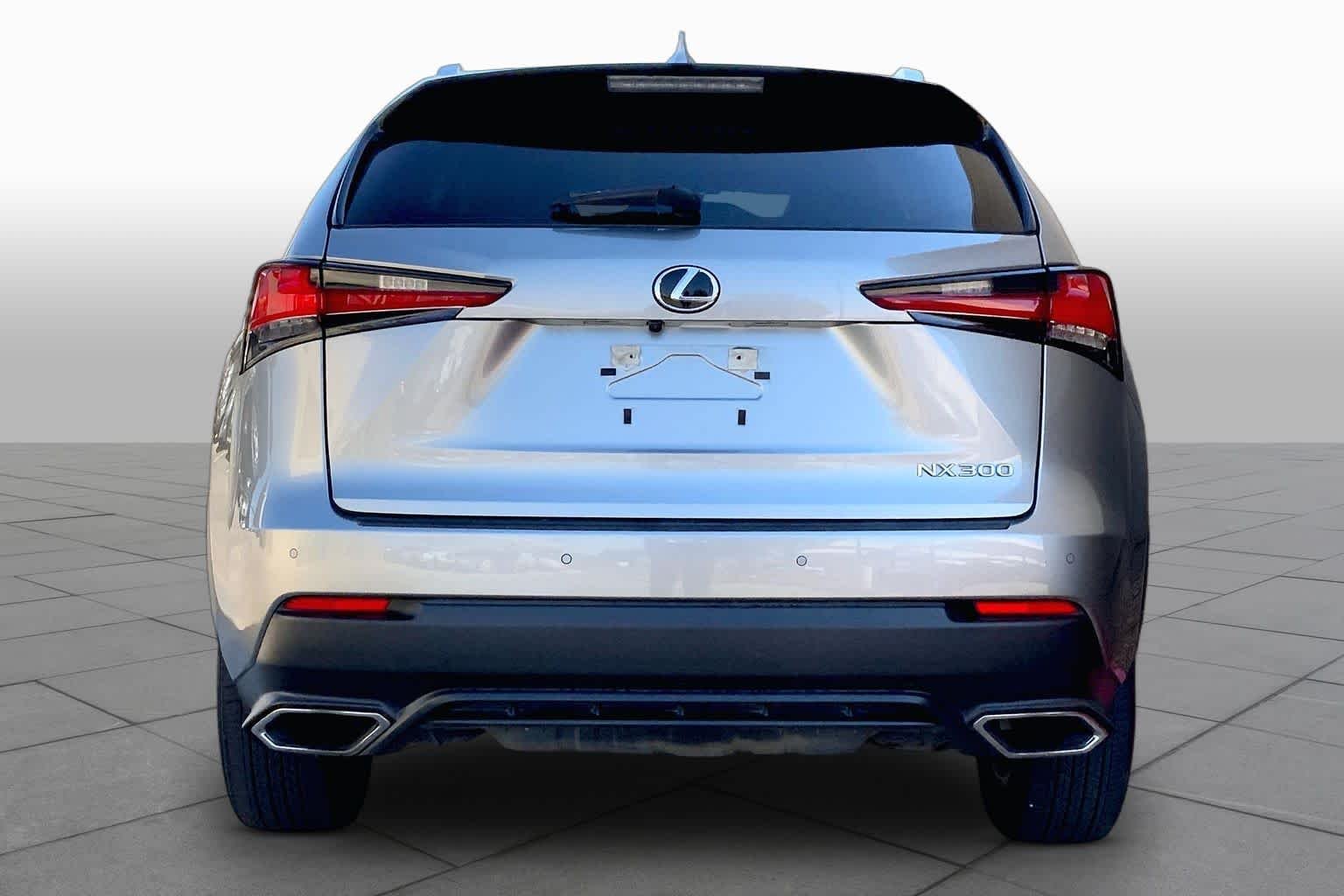 Used 2021 Atomic Silver Lexus  image 5