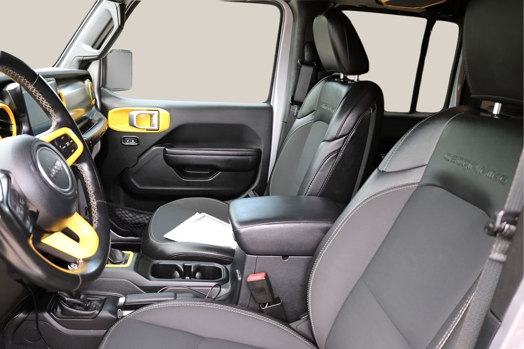 Used 2020 Silver Jeep Unlimited Sport image 11