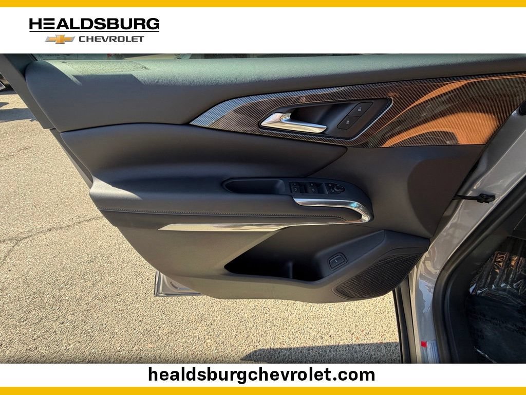 2027 Chevrolet Traverse Z71 - Photo 10