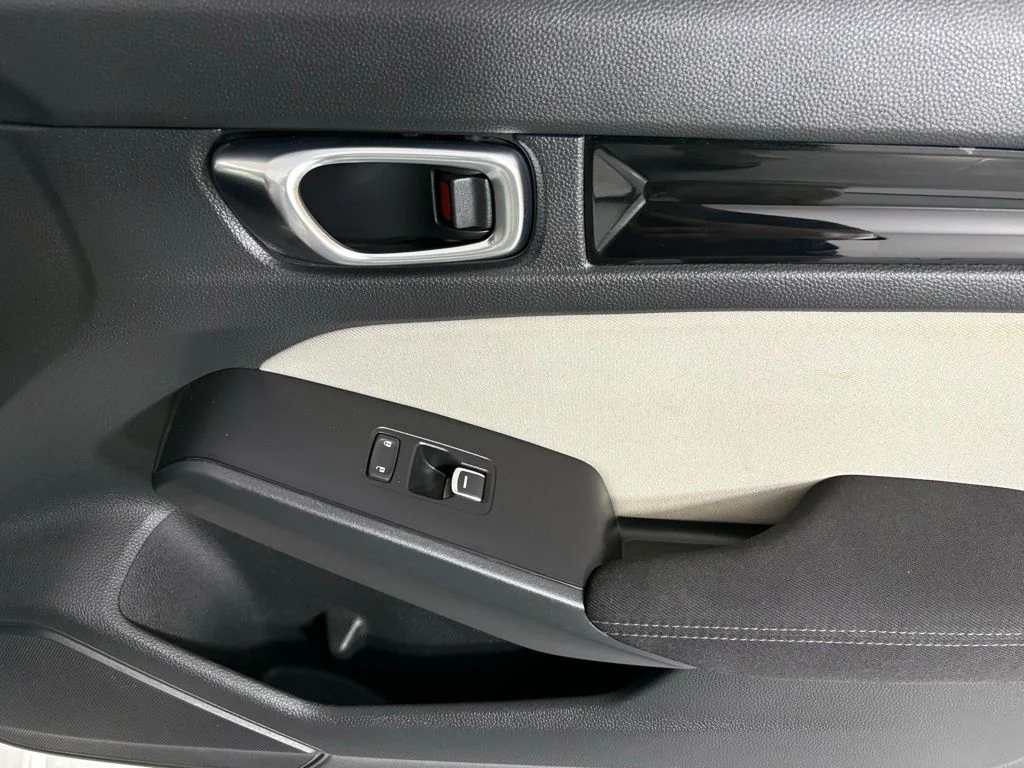 Used 2022  Honda EX image 12
