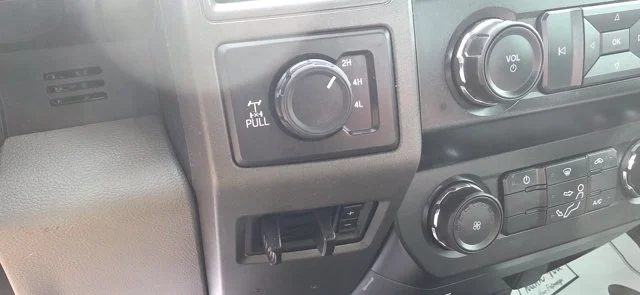 Used 2019 White Ford XL image 24