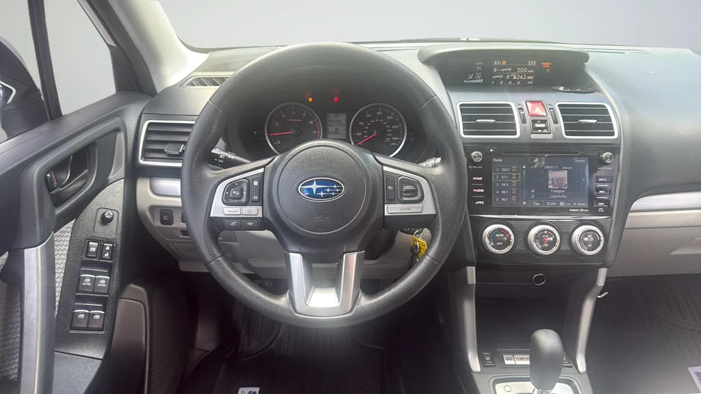 Used 2017 White Subaru 2.5i Premium image 15