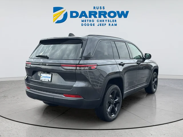 New 2026 Baltic Gray Metallic Clear-Coat Exterior Paint Jeep Limited image 5