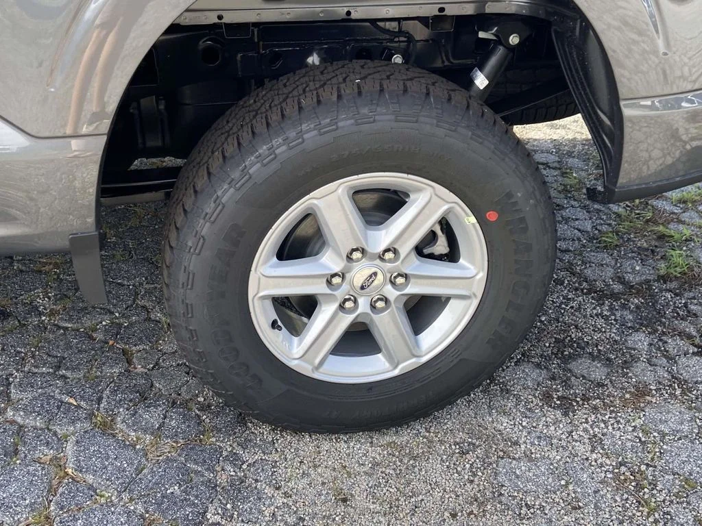 New 2026 Gray Ford Lariat image 10