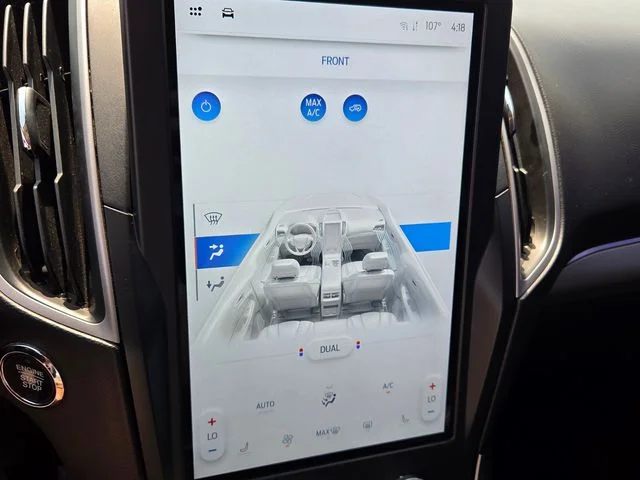 Used 2022 White Ford SEL image 19