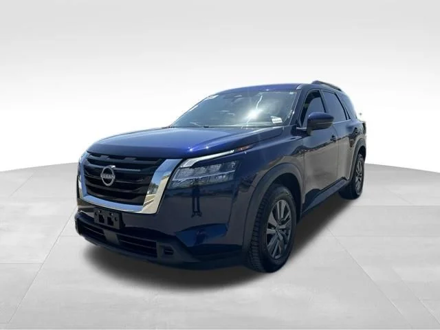 Used 2022 Blue Nissan SV image 7