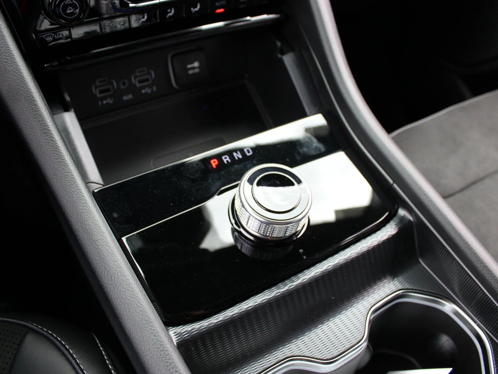 New 2025 Silver Jeep Altitude* 4x4, Sunroof, Heated Leather, Wireless Charging Pad image 20