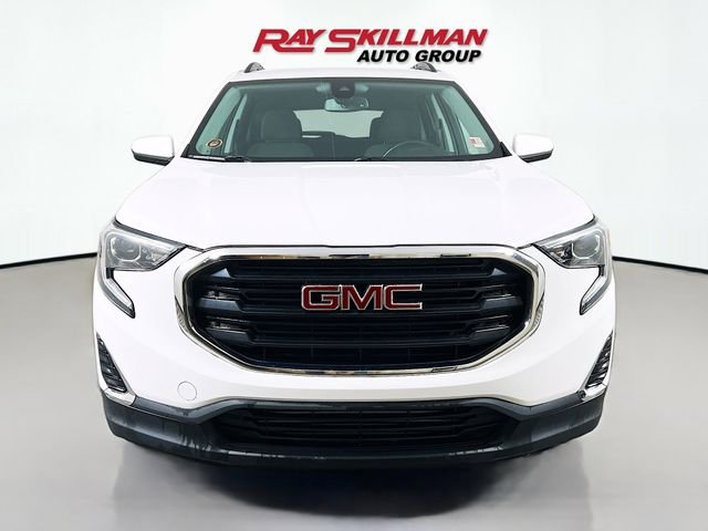 Used 2020 White GMC SLE image 2