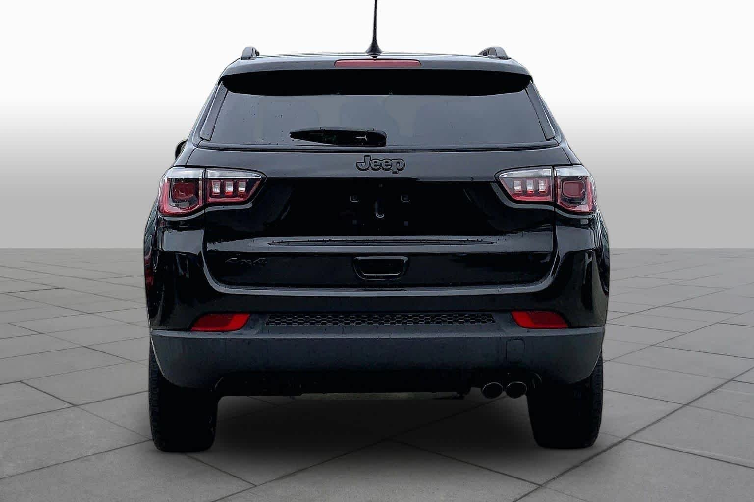 Used 2018 Diamond Black Crystal Pearlcoat Jeep Altitude image 5