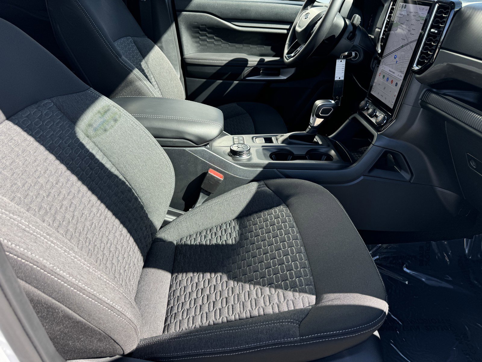 New 2024 Oxford White Ford XLT image 7