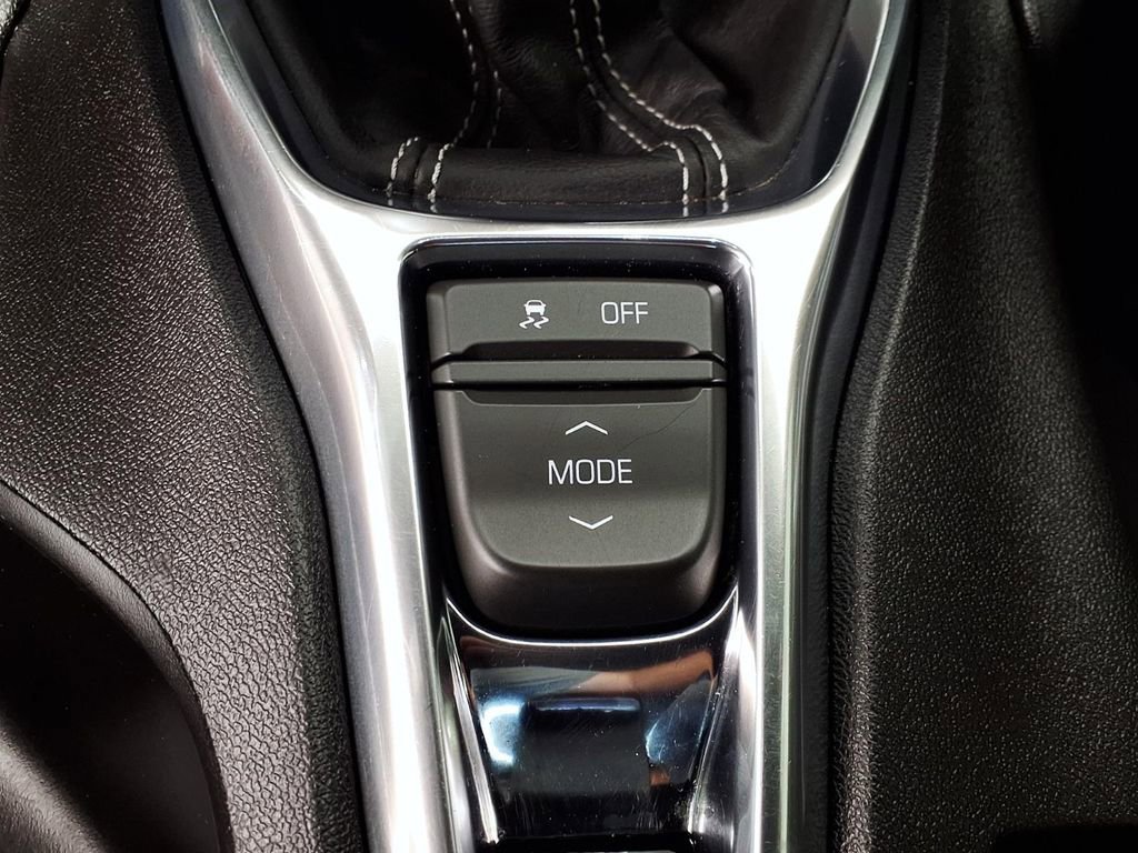 Used 2016 SUMMIT WHITE Chevrolet 1LT image 22