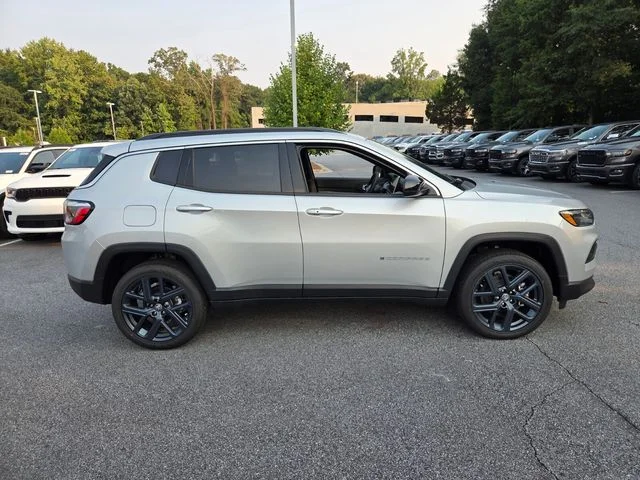 New 2026 Silver Zynith Metallic Clear-Coat Exterior Paint Jeep  image 10