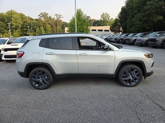 New 2026 Silver Zynith Metallic Clearcoat Jeep  image 10