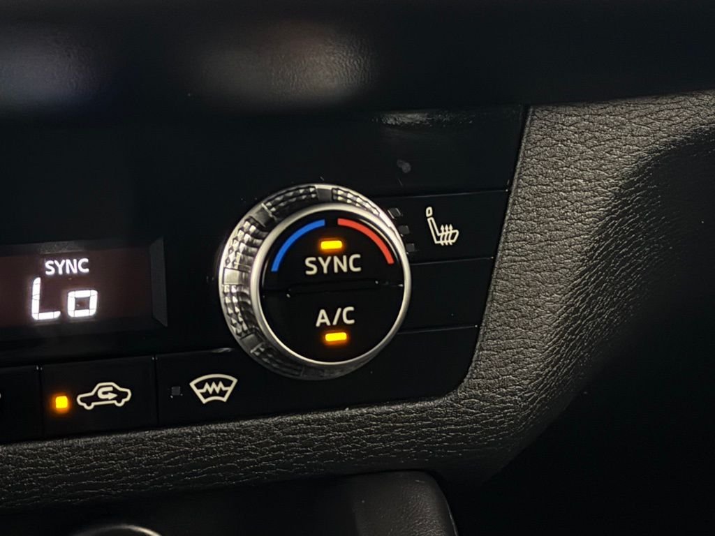 Certified Used 2025 Gray Mitsubishi SE image 21